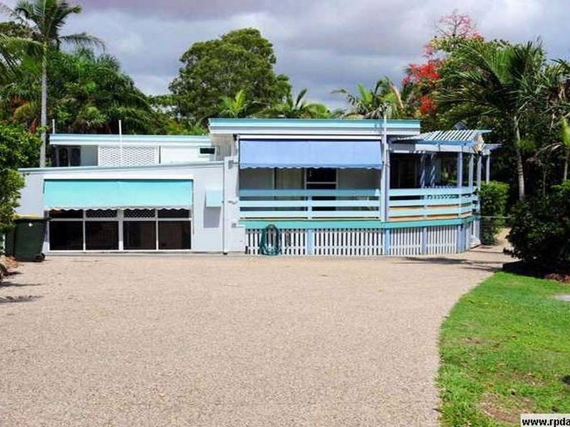 11 River Drive, Boyne Island QLD 4680
