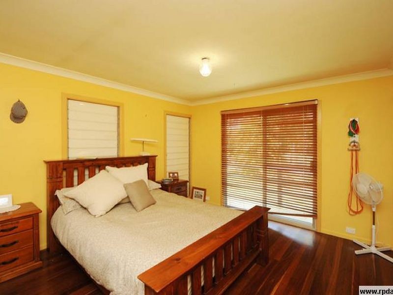 11 River Drive, Boyne Island QLD 4680
