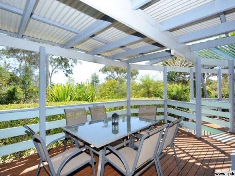 11 River Drive, Boyne Island QLD 4680