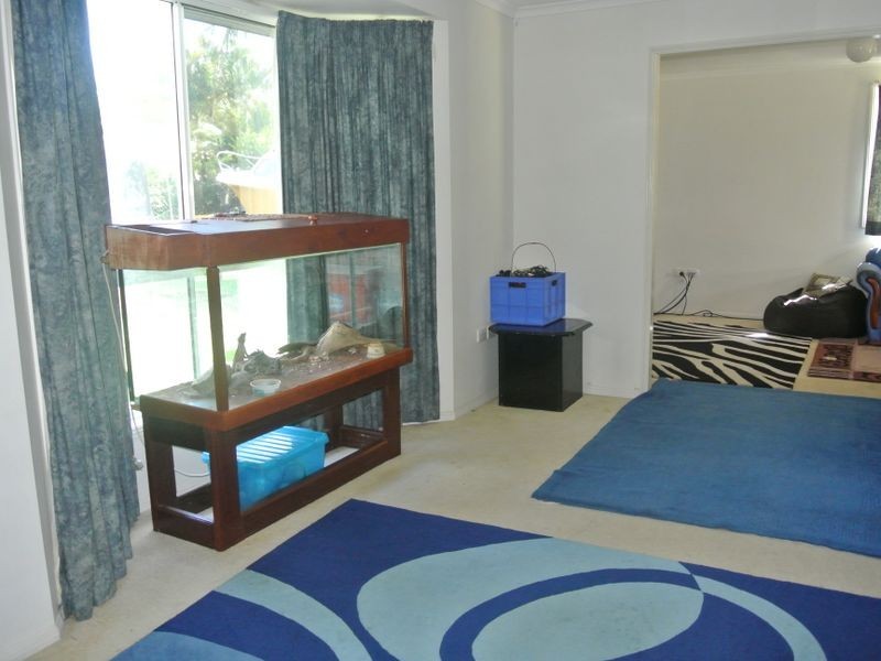 42 Curtis Avenue, Boyne Island QLD 4680