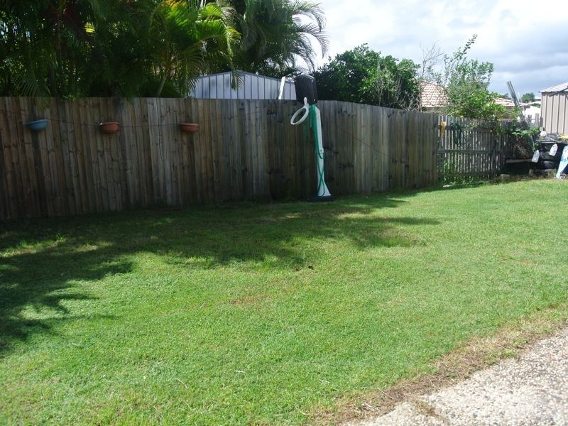 42 Curtis Avenue, Boyne Island QLD 4680