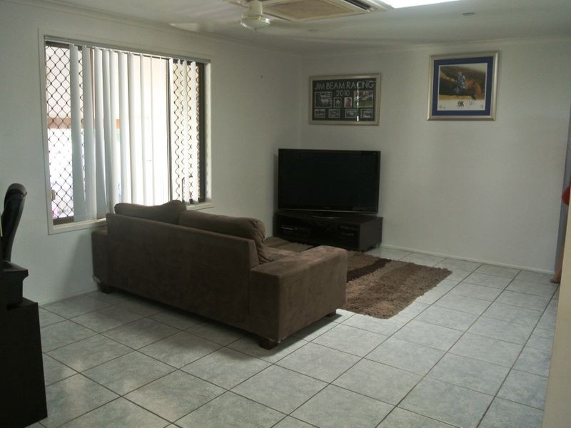 10 Amaroo Street, Boyne Island QLD 4680