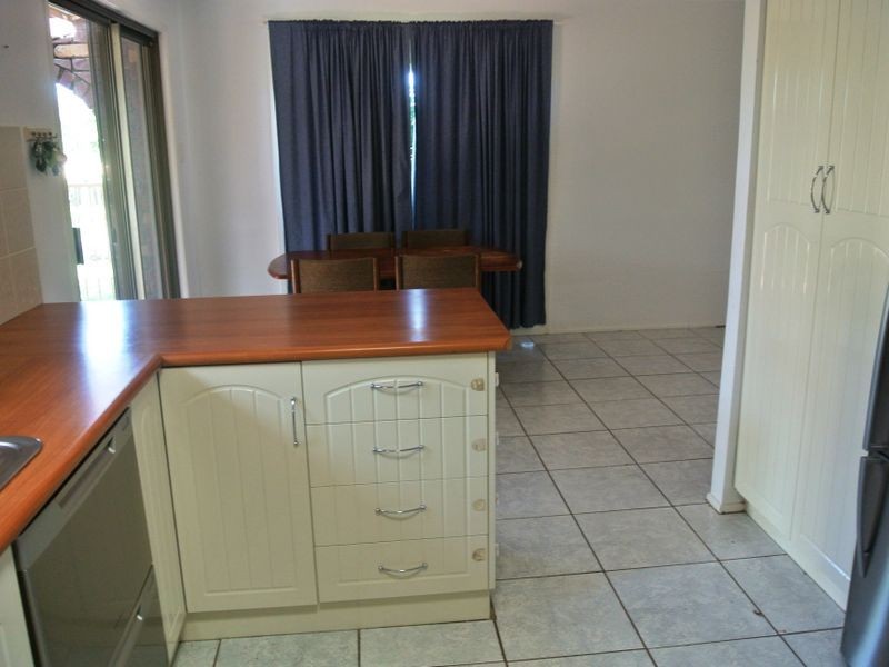 10 Amaroo Street, Boyne Island QLD 4680