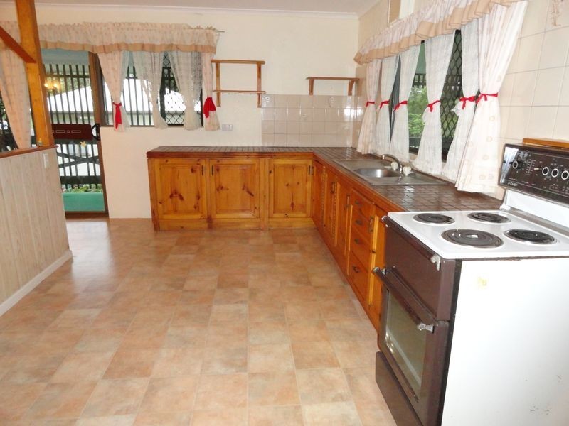 16 School Street, Tannum Sands QLD 4680