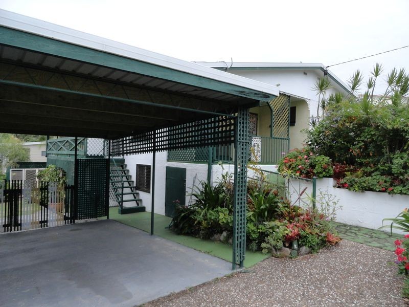 16 School Street, Tannum Sands QLD 4680