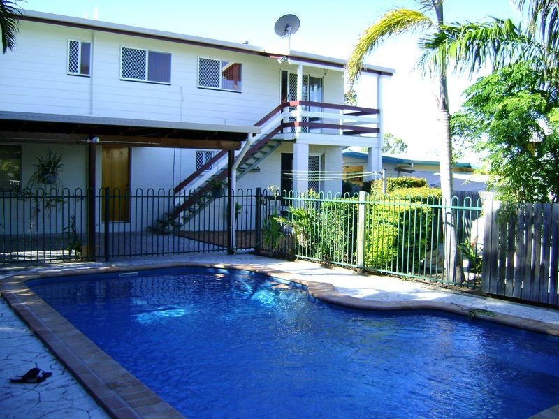 7 Crest Avenue, Boyne Island QLD 4680