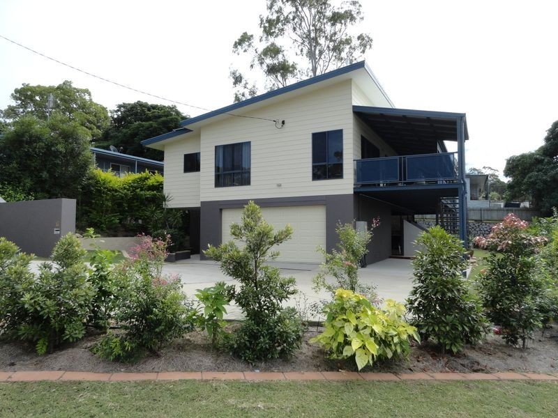 11 Mooring Place, Boyne Island QLD 4680