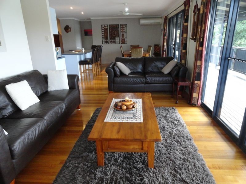 11 Mooring Place, Boyne Island QLD 4680