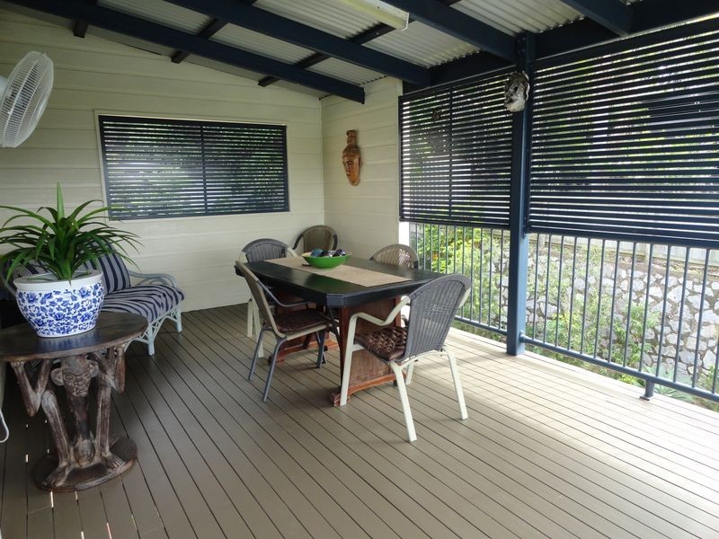 11 Mooring Place, Boyne Island QLD 4680