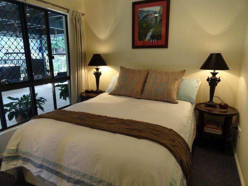 11 Mooring Place, Boyne Island QLD 4680