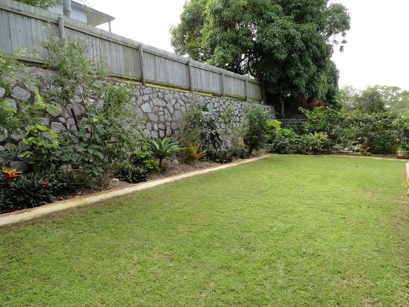 11 Mooring Place, Boyne Island QLD 4680