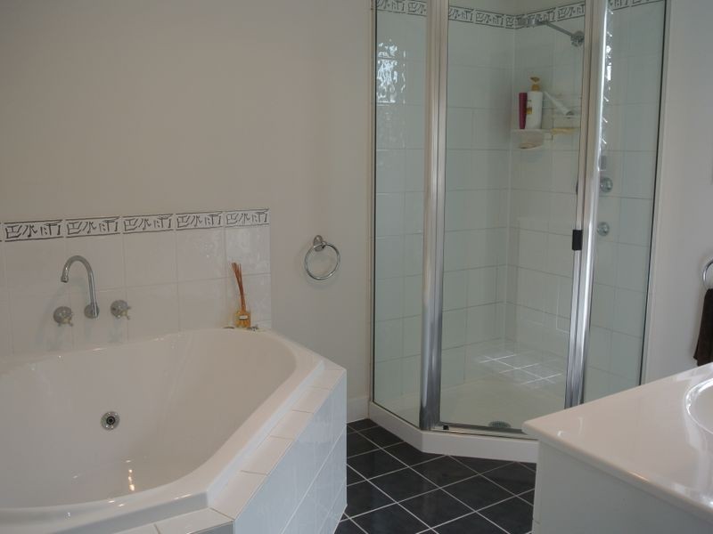 29 Golf View Drive, Boyne Island QLD 4680