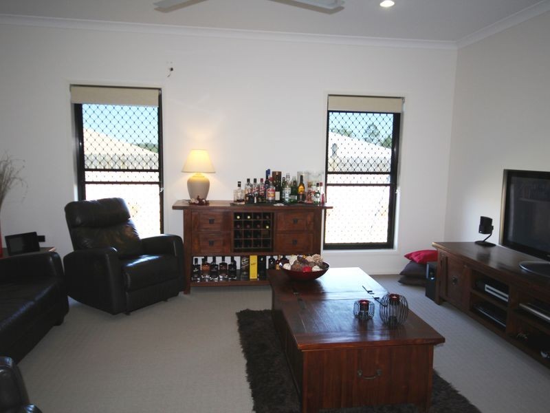 10 Jeana Close, Boyne Island QLD 4680