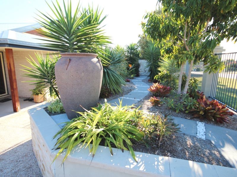 79 Booth Avenue, Tannum Sands QLD 4680
