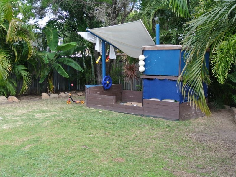 17 Alexander Street, Boyne Island QLD 4680