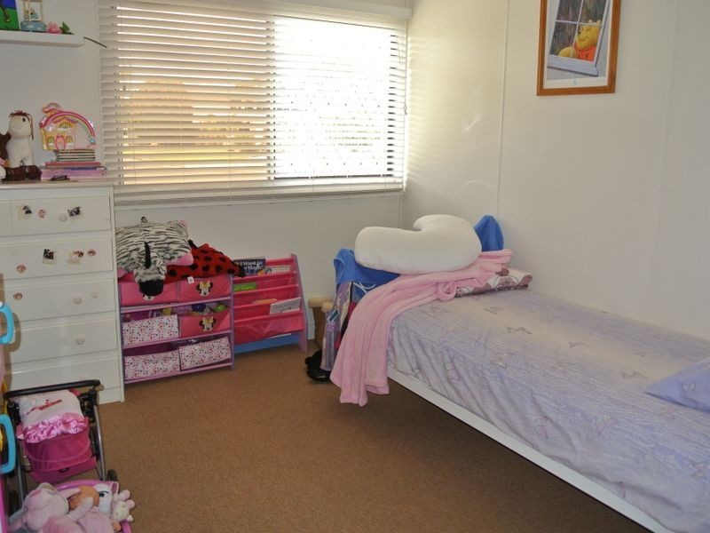 17 Alexander Street, Boyne Island QLD 4680