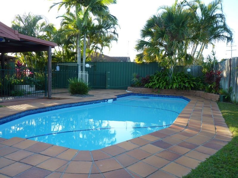 2 Andrew Court, Boyne Island QLD 4680