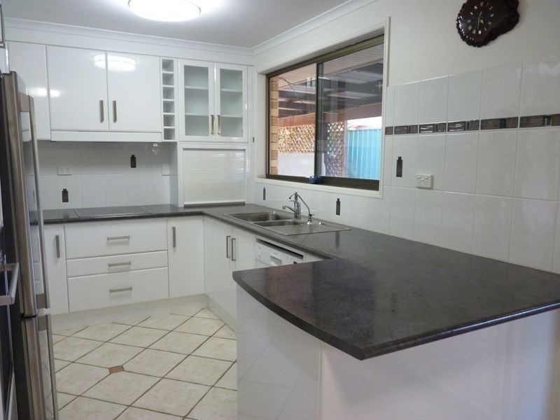 2 Andrew Court, Boyne Island QLD 4680