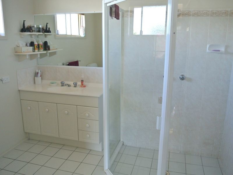 8 Werite Court, Boyne Island QLD 4680