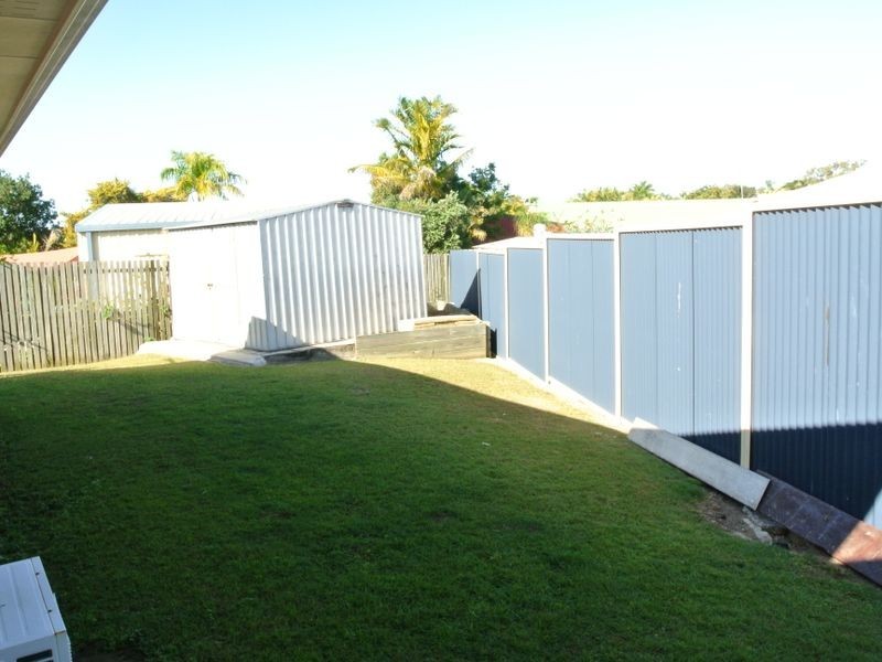 8 Werite Court, Boyne Island QLD 4680
