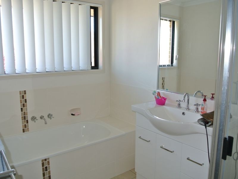 18 Surita Court, Boyne Island QLD 4680