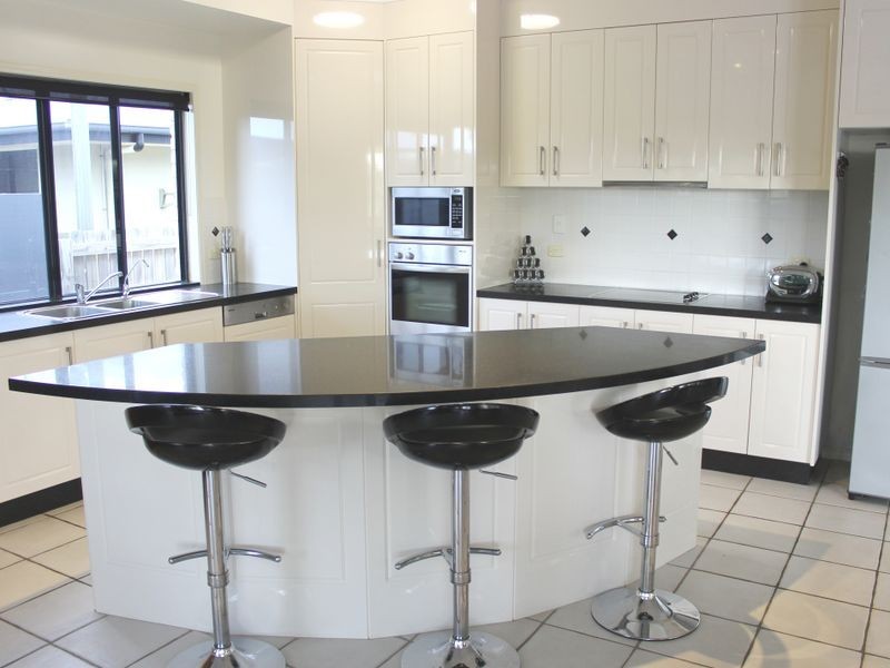 8 Riverside Drive, Tannum Sands QLD 4680