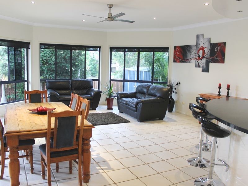 8 Riverside Drive, Tannum Sands QLD 4680