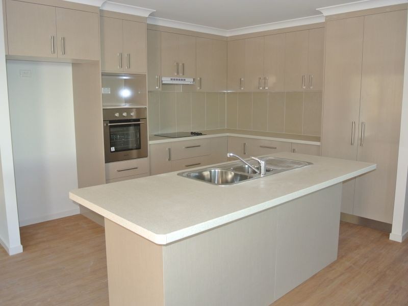 15 Stella Street, Boyne Island QLD 4680