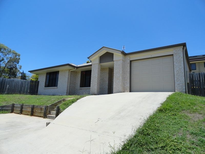 2/11 Golf View Drive, Boyne Island QLD 4680