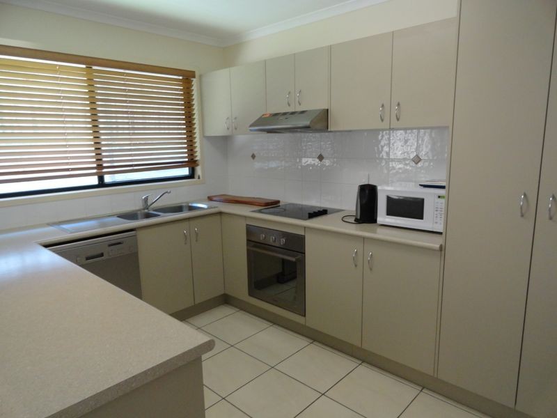 2/11 Golf View Drive, Boyne Island QLD 4680