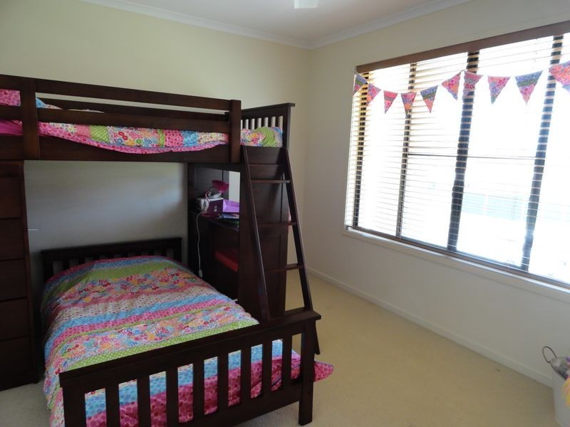 2/11 Golf View Drive, Boyne Island QLD 4680