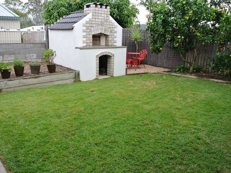 79 Booth Avenue, Tannum Sands QLD 4680