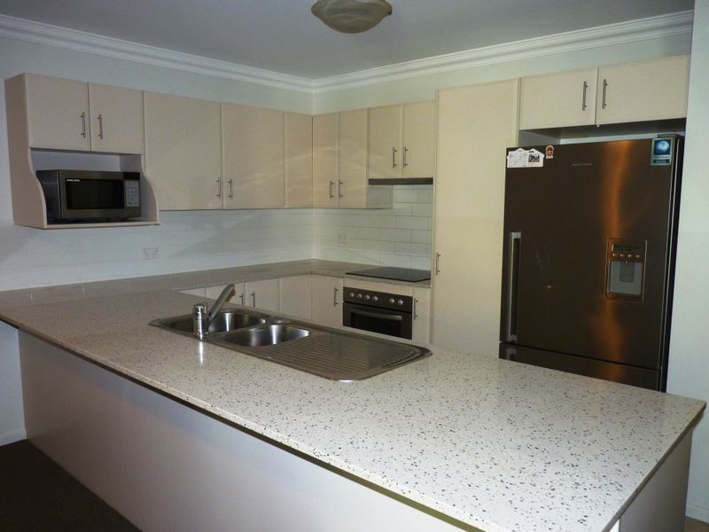 7/8A Wyndham Avenue, Boyne Island QLD 4680
