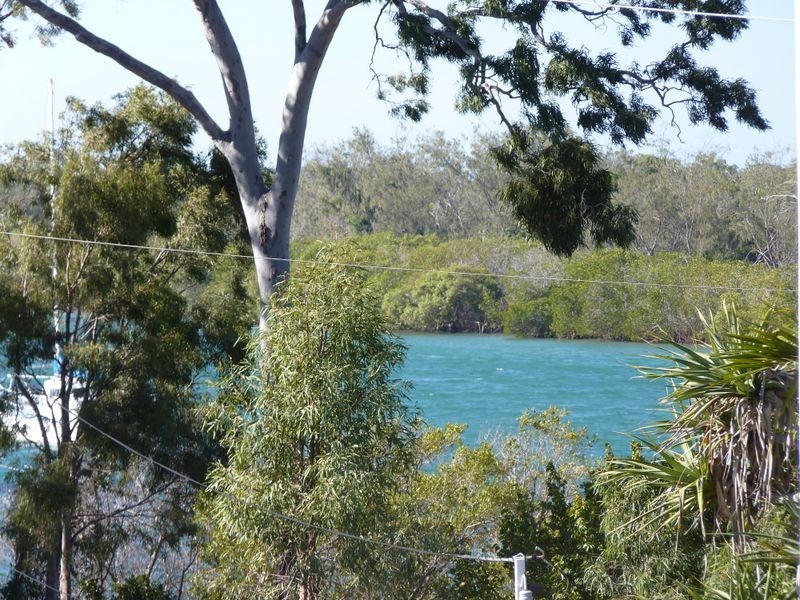 3/4 Arthur Street, Boyne Island QLD 4680