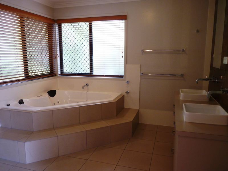 7 Longreach Court, Tannum Sands QLD 4680