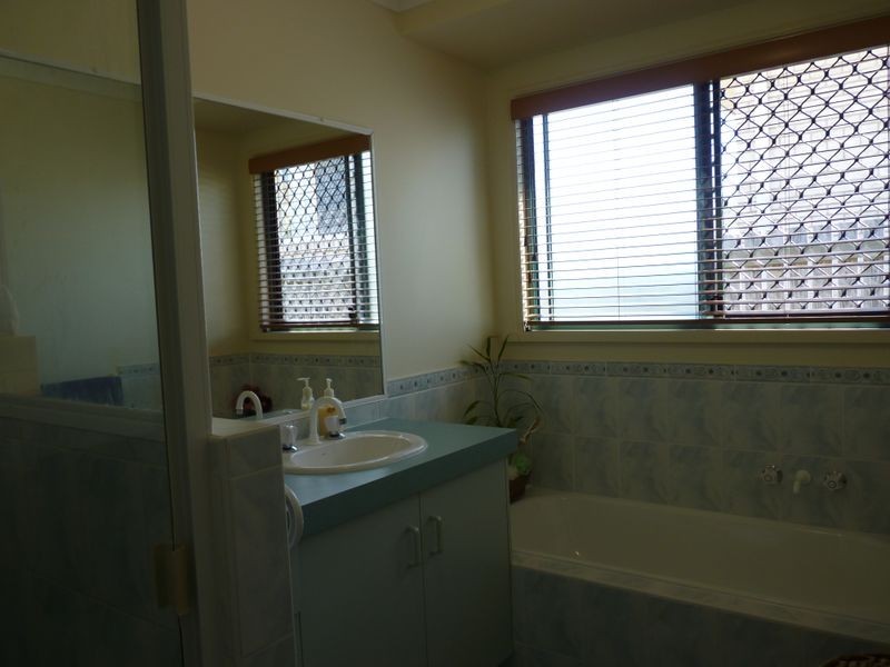 11 Wattora Close, Boyne Island QLD 4680