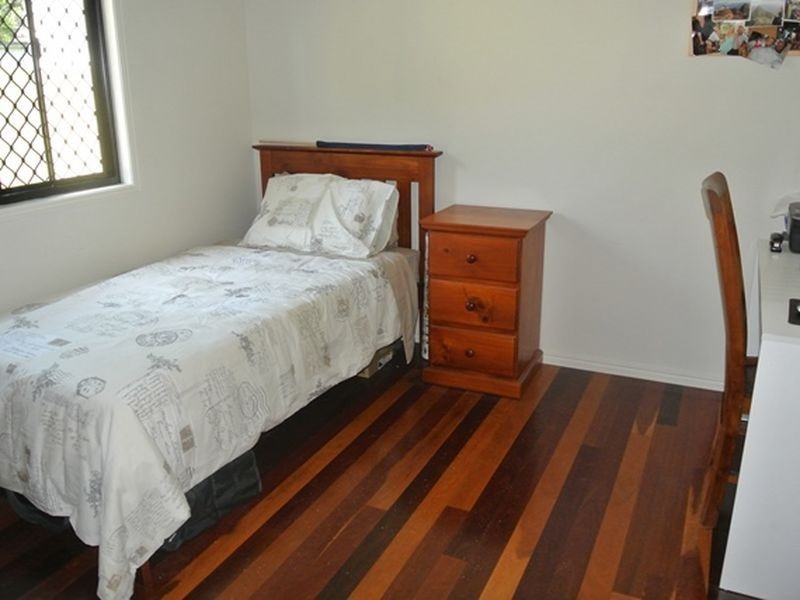 17 Davina Street, Boyne Island QLD 4680