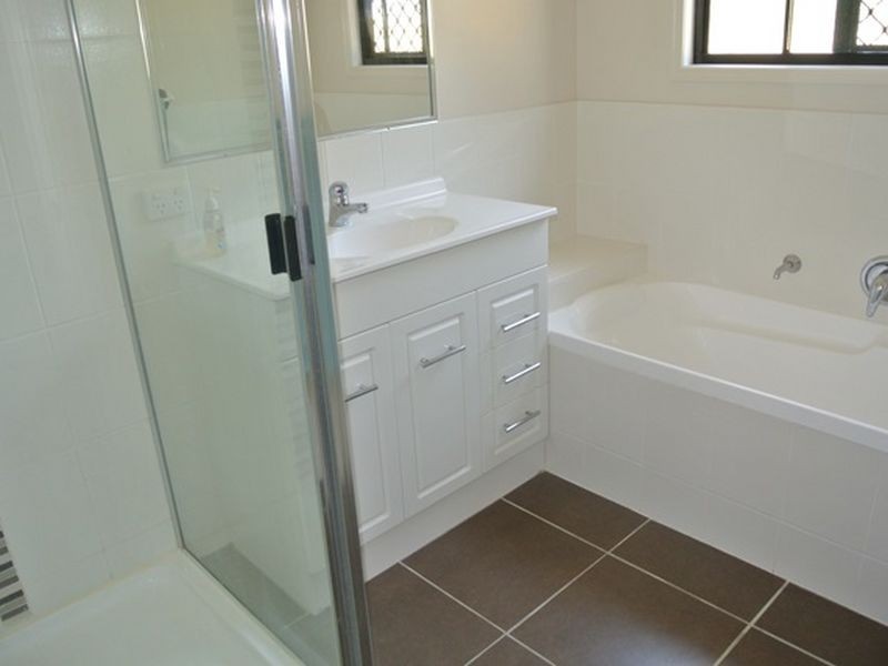 17 Davina Street, Boyne Island QLD 4680