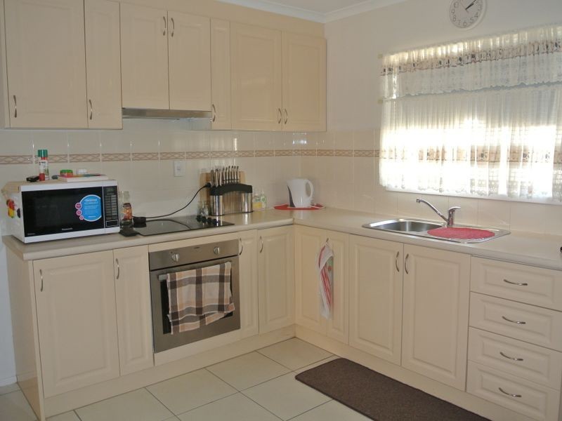 10 Elanora Street, Boyne Island QLD 4680