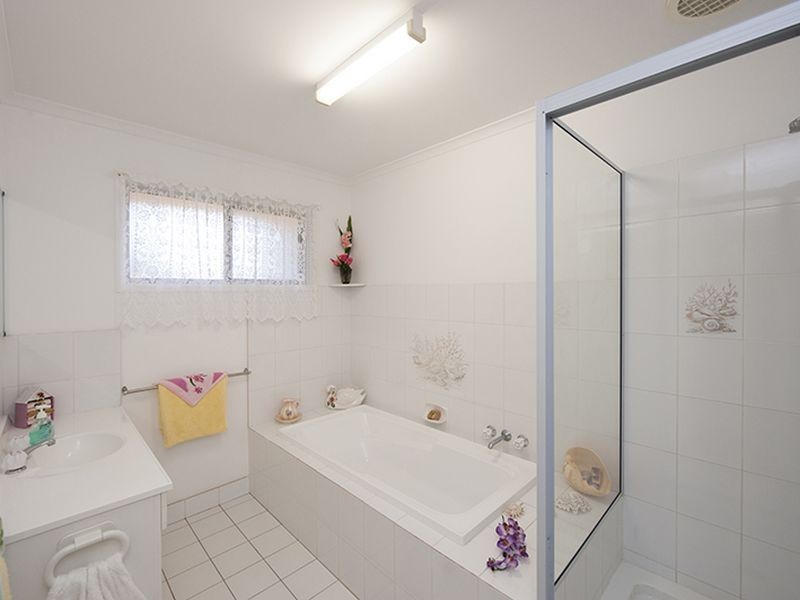 3 Currawong Court, Boyne Island QLD 4680