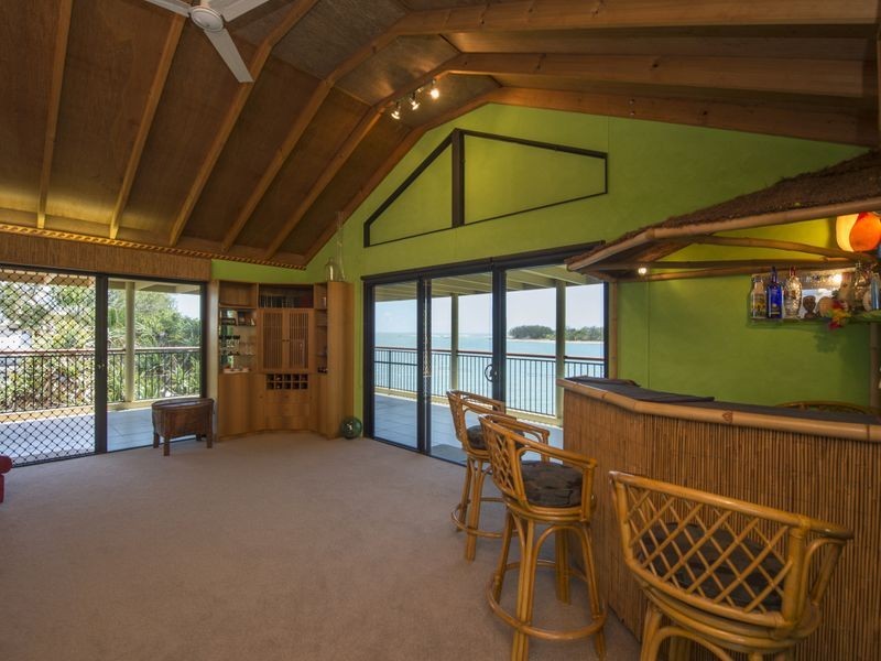 10 Island Esplanade, Boyne Island QLD 4680