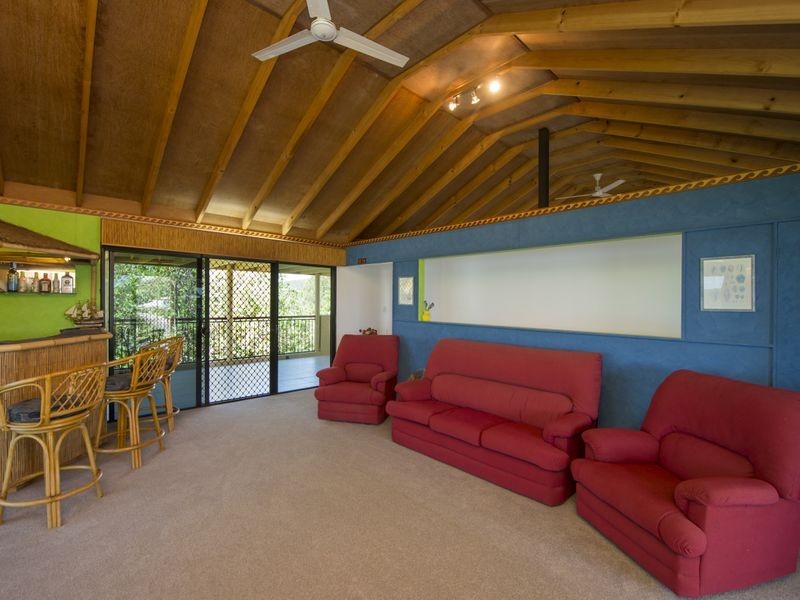 10 Island Esplanade, Boyne Island QLD 4680