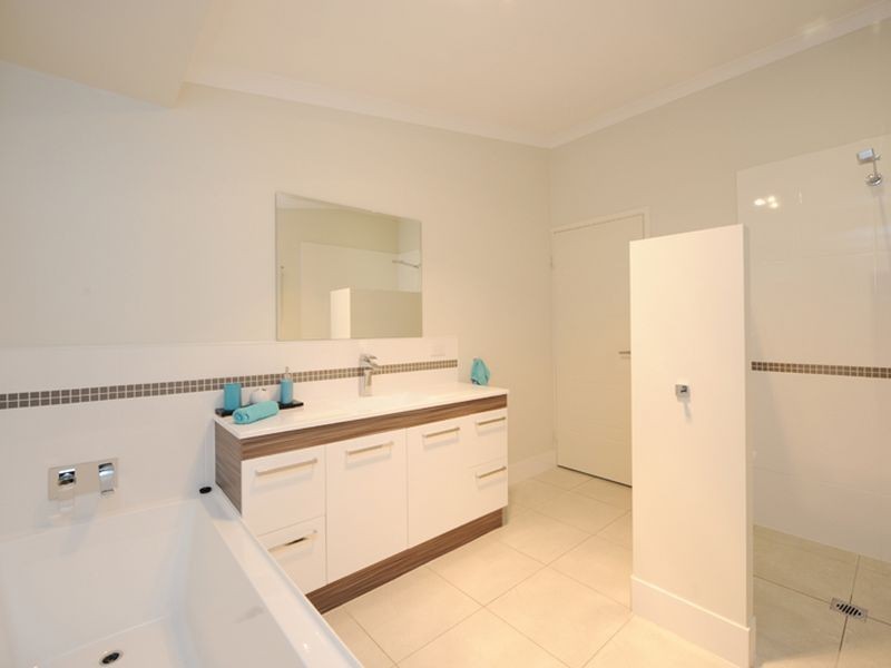 31 McLeod Street, Boyne Island QLD 4680