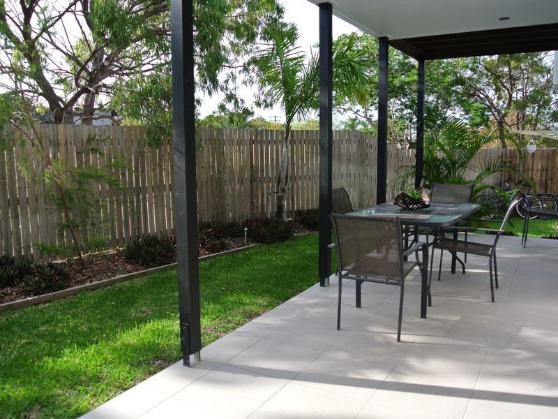 2 and 3/30 Beach Avenue, Tannum Sands QLD 4680