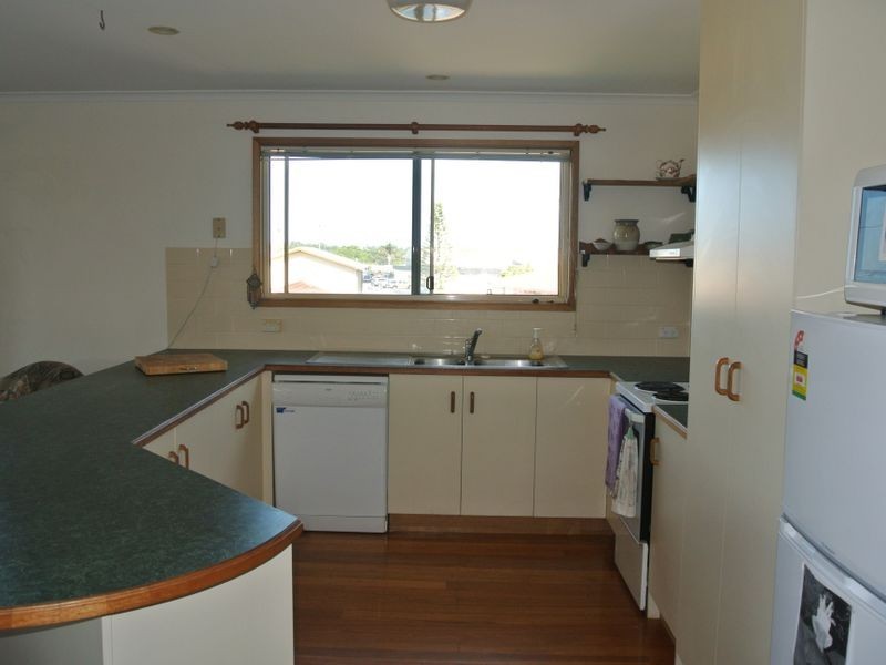 10 Chauvel Court, Boyne Island QLD 4680