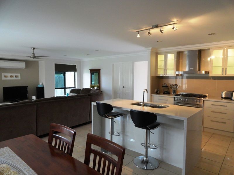 20 Jeana Close, Boyne Island QLD 4680
