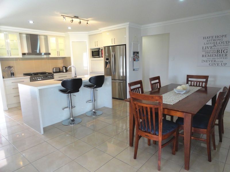 20 Jeana Close, Boyne Island QLD 4680