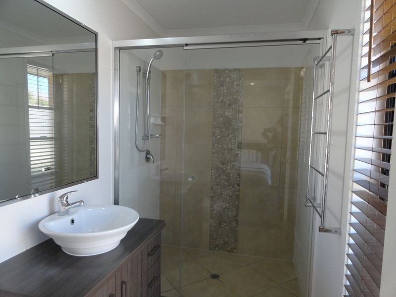 20 Jeana Close, Boyne Island QLD 4680