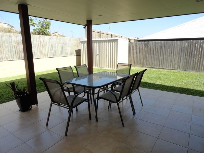 20 Jeana Close, Boyne Island QLD 4680