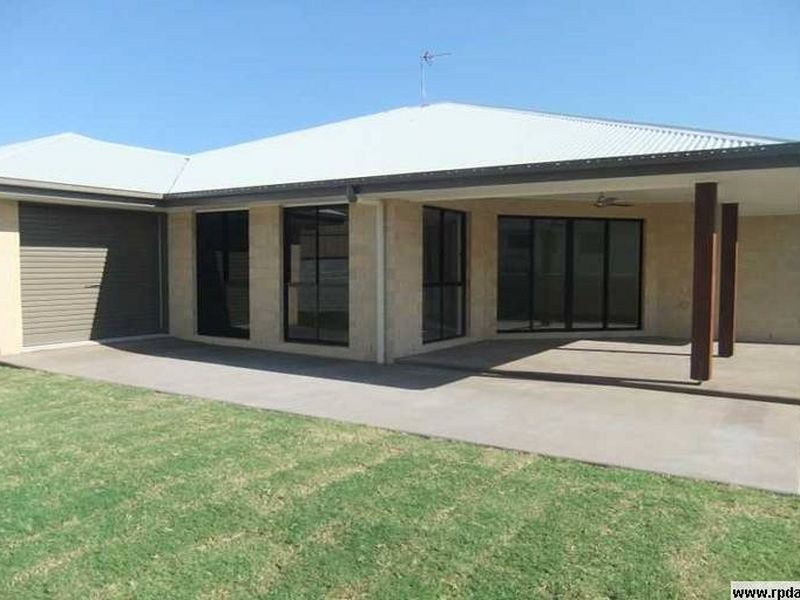 5 Hoddinott Close, Tannum Sands QLD 4680